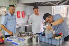 切实把平安义务“担起来”、把轨制系统“严起